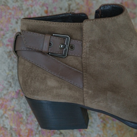 NEW Aquatalia Farin Suede Ankle Boots - Picture 2 of 6